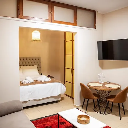 Tollmere Hospitality ηχώ Levádeia
